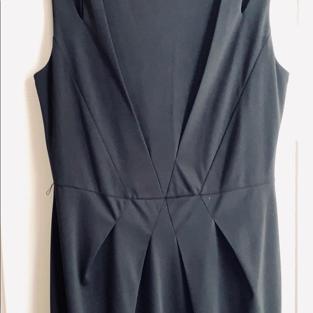 Dress - Picture 4 of 8